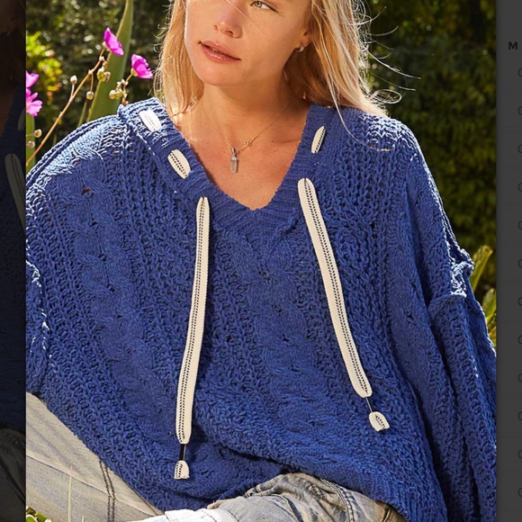 POL “ Stacy 3 “ POL Cable Knit Chenille Sweater with Drawstring Hood 65 - Picture 3 of 9